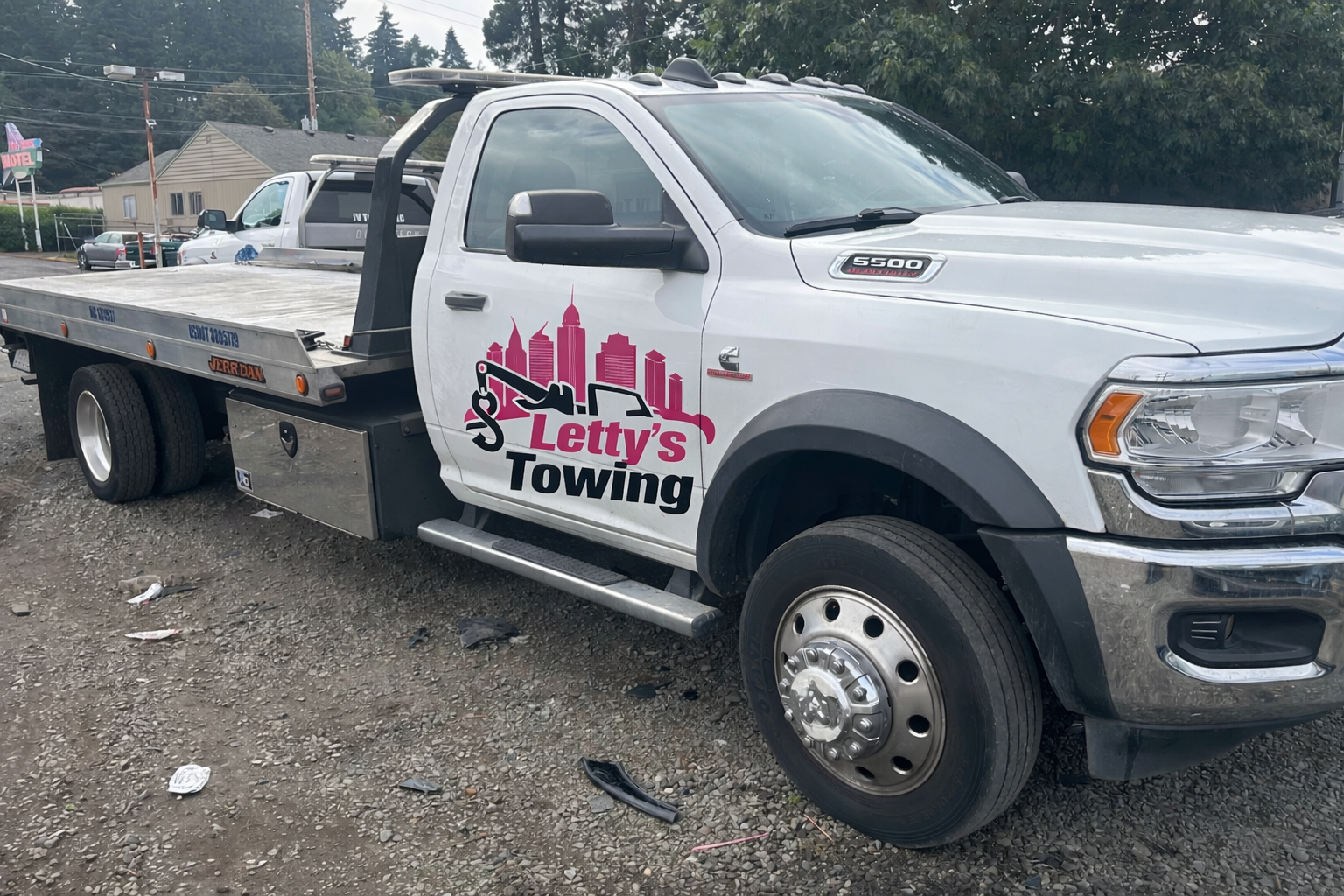 When Should You Consider Long Distance Towing in Tucson?